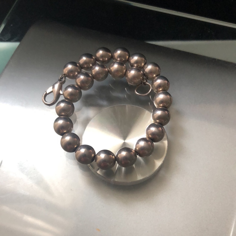 Silvertone Metallic Pearl Ball Bracelet 8"